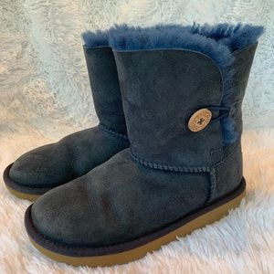 UGG Girls Bailey Button Boots (sz 2 youth)